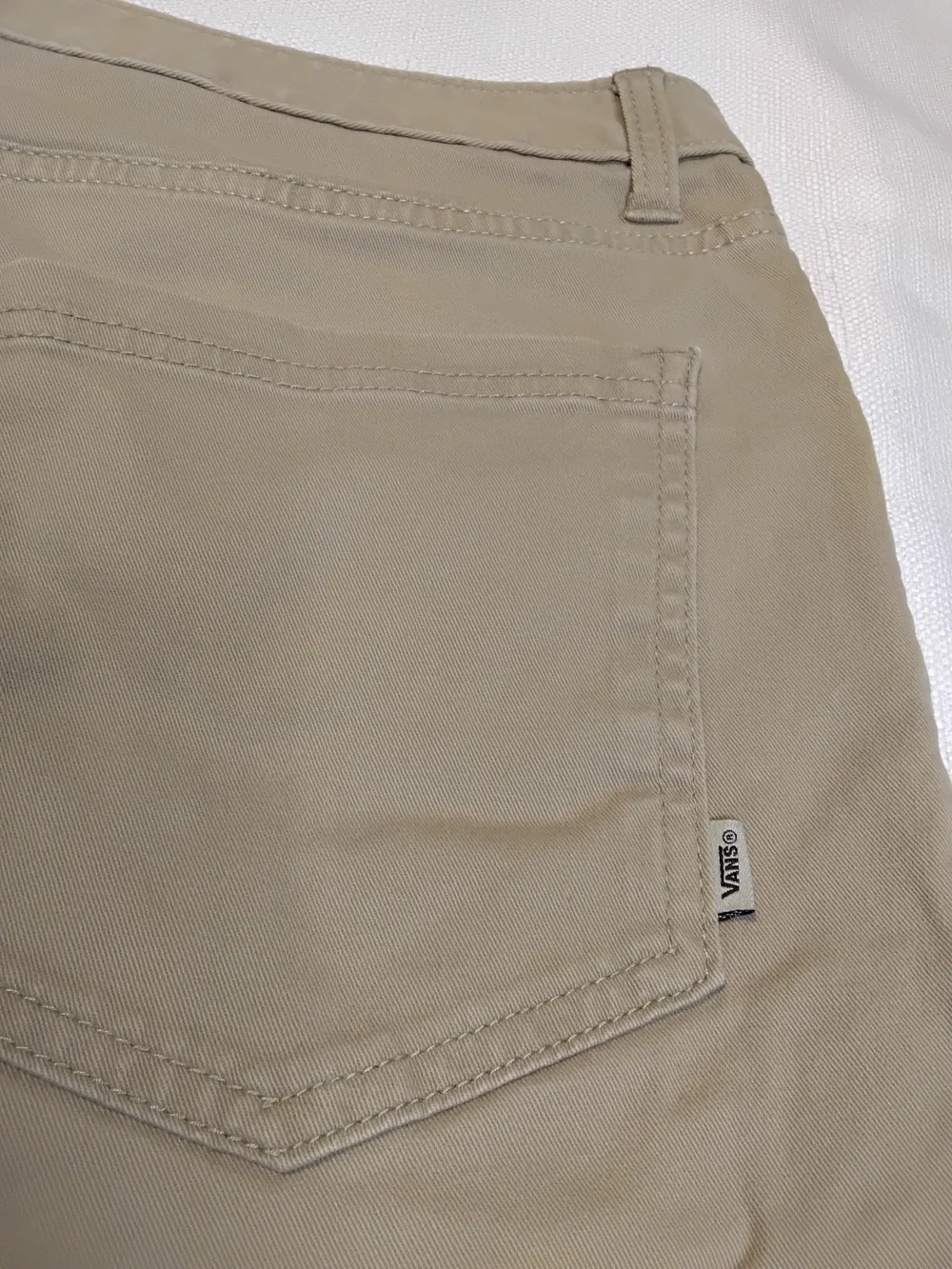 Vans Men's Tan Flat Front Shorts Sz 36.